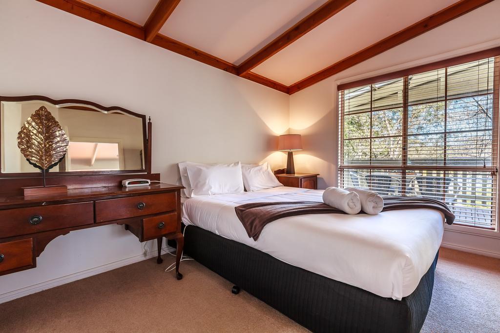 The Cottages At Hepburn Springs Room photo