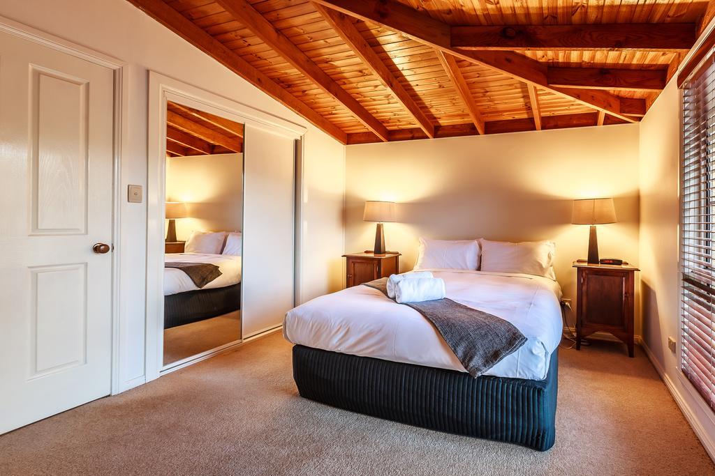 The Cottages At Hepburn Springs Room photo