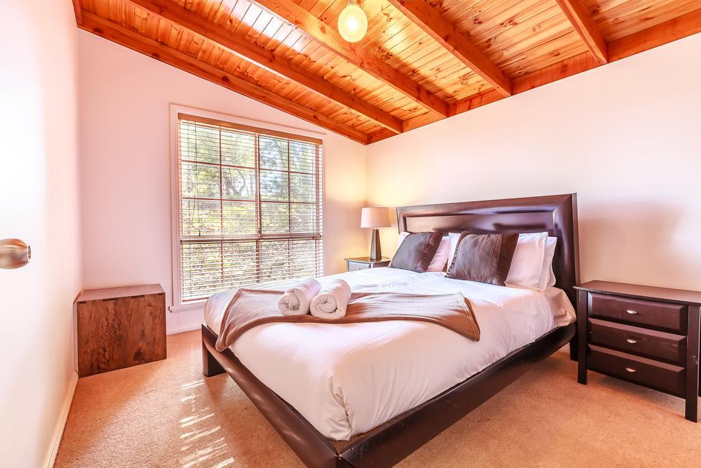 The Cottages At Hepburn Springs Room photo