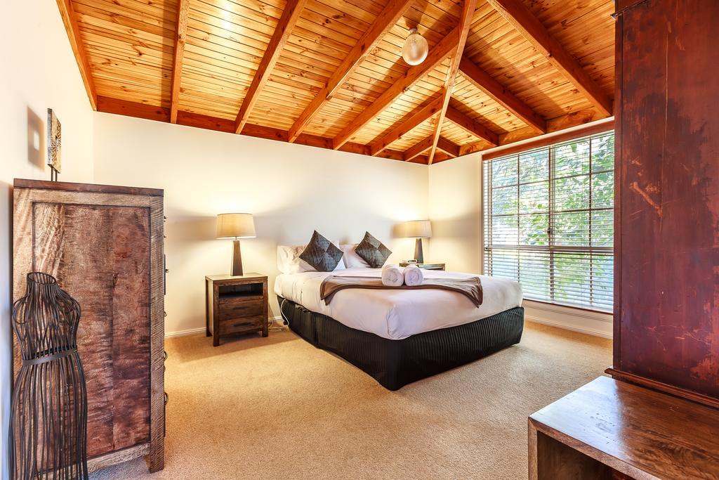 The Cottages At Hepburn Springs Room photo